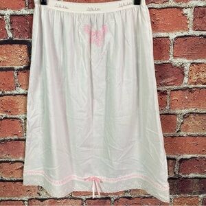 Lady Manhattan Vintage White and Pink Lace Trim Slip Lg